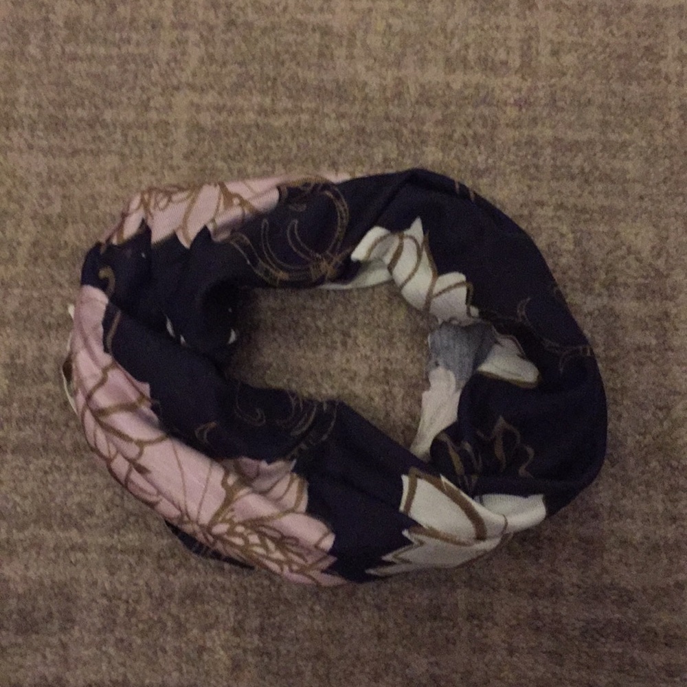 Stretchy headband